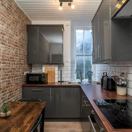 Charming 2-bed Flat Steps From The Royal Mile - Pass The Keys