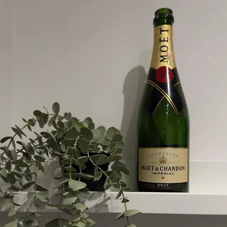 Cosy Modern On Leith Walk 아파트 *