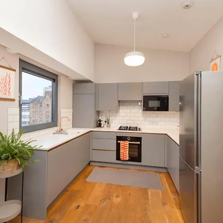 Stylish 2-bedroom In Leith Lägenhet Edinburg