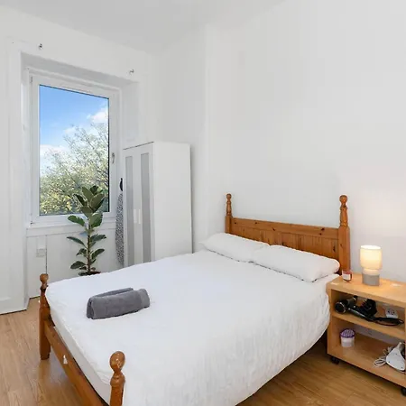 Bright 2 Bedroom Flat On Leith Walk アパート *