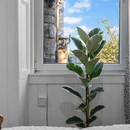 Apartman Bright 2 Bedroom Flat On Leith Walk *