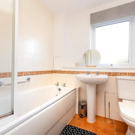Morningside 2-bedroom - Ground Floor Apartment