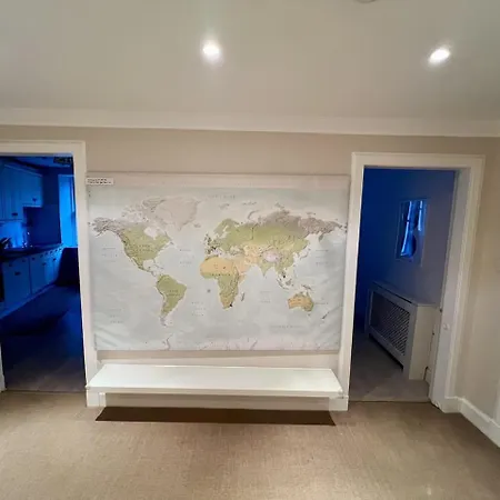 Blantyre Cosy Hideaway אדינבורו