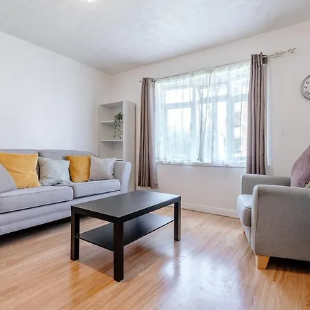 Elliot's Place Free Parking Sleep 4 Cosy Apartment