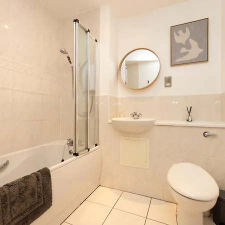 Stylish 2-bedroom In Leith