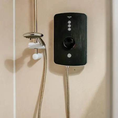 Elliot's Place Free Parking Sleep 4 Cosy Apartment *