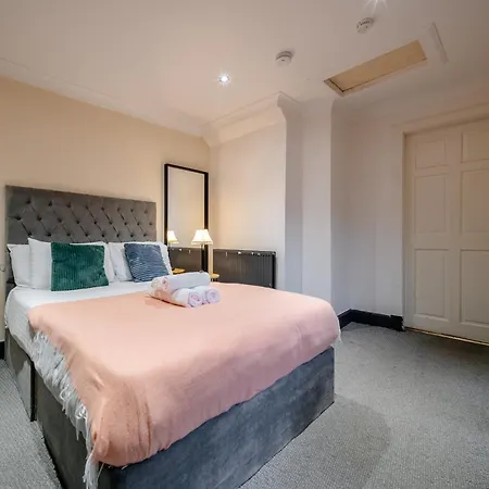 Percys Place Sleep 10, 15 Minute To Centre Free Parking 아파트