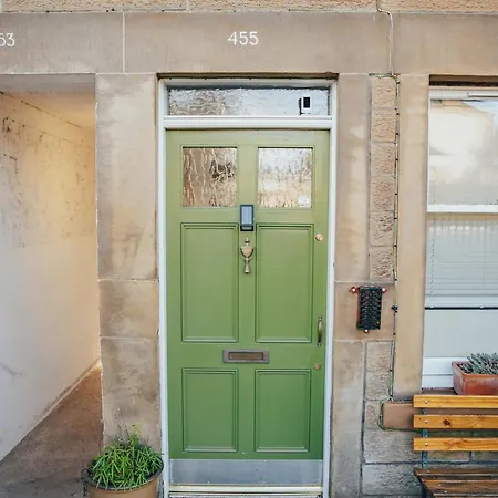 Snug 1 Bed In Edinburgh's Juniper