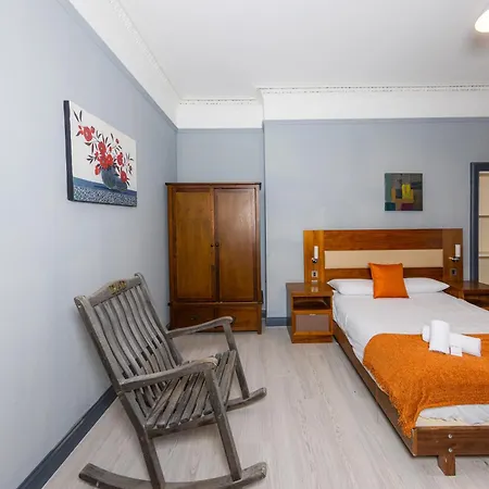 Apartamento Calton Hill City-centre 3 Bdrm *