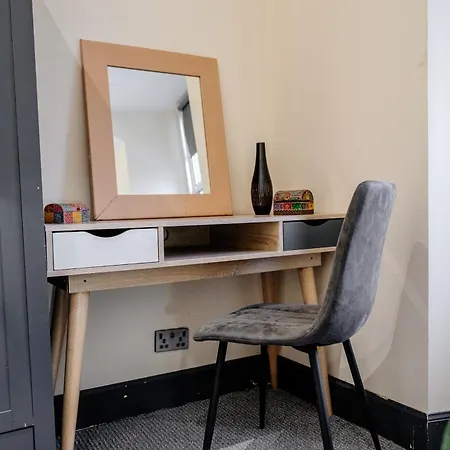 Percys Place Sleep 10, 15 Minute To Centre Free Parking Apartamento *
