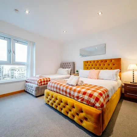 Weston's Penthouse Sleep 10, 6 Beds Free Parking Appartement Edinburgh