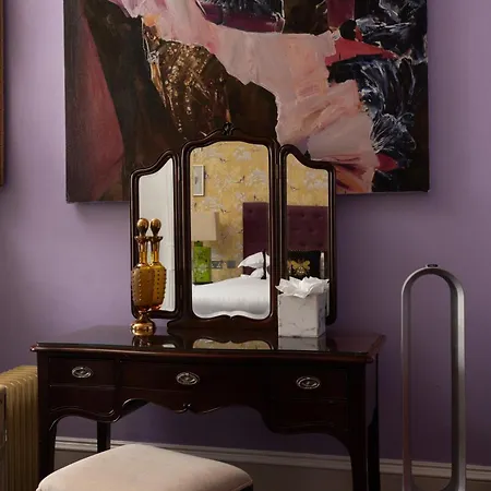 24 Royal Terrace Hotel 4*