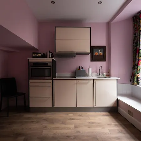 24 Royal Terrace 4* Edinburg