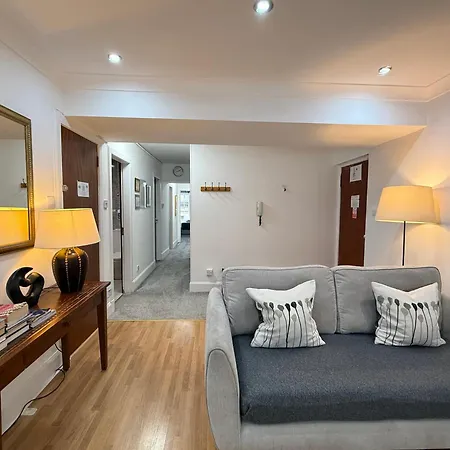 4 Royal Mile Flat Near Castle *