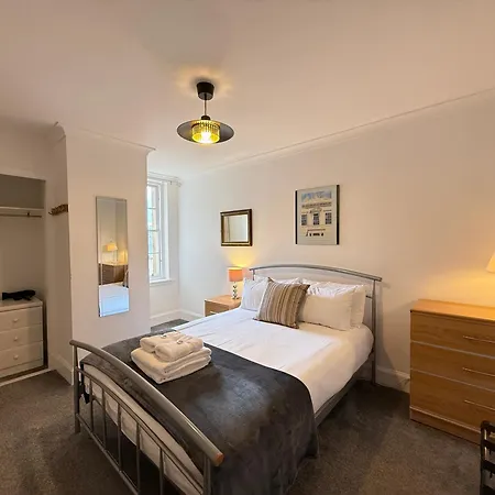 4 Royal Mile Flat Near Castle *