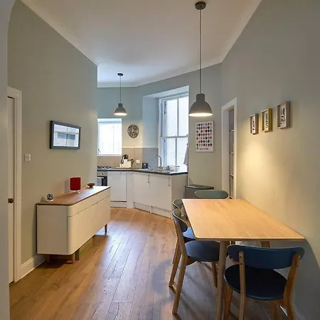 High Street - Modern Scandi Design In The Heart Of The Old Town! エディンバラ