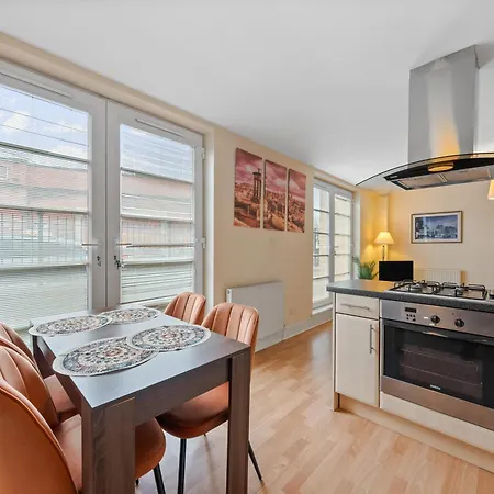Charming 2 Bedroom - Edinburgh