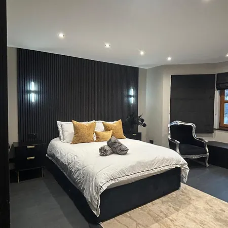 بيت للعطل Large Modern Family In Murrayfield - Very Close To Centre - 10 Mins By Direct Bus - Private Driveway & Garden *
