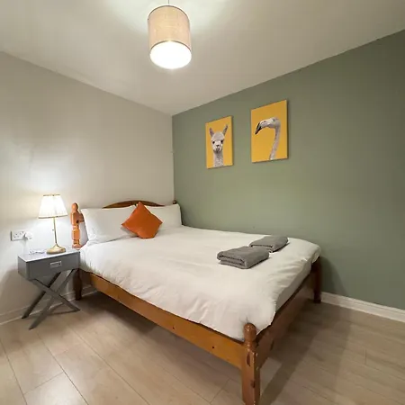Lägenhet 15 Mins To Princes Street Spacious Lakeside With Free Parking