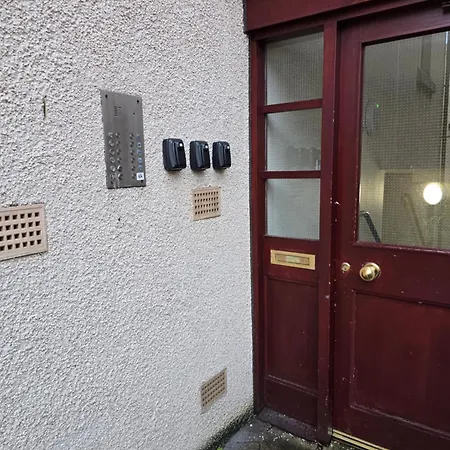 Double With Shared Bathroom Near The Shore And Tram Edimburgo