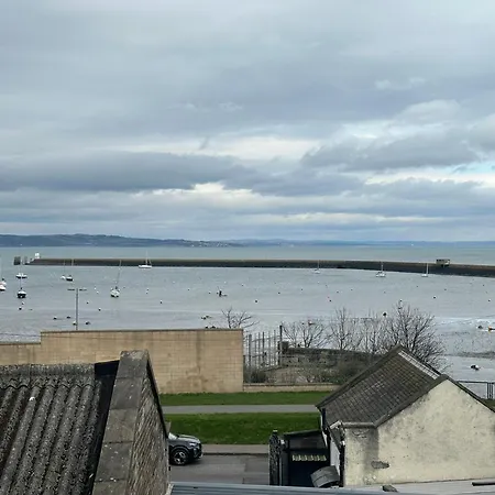 Luxury Waterfront Retreat For Groups * Edinburgh