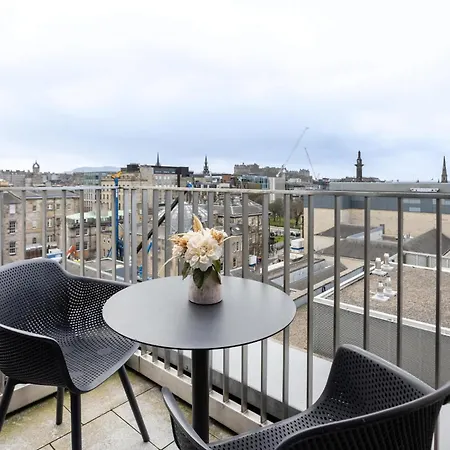 Apartament Bnbnova - Royal Mile & Castle - 3br 2ba Penthouse Edynburg