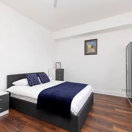 Centre Festival Flat *