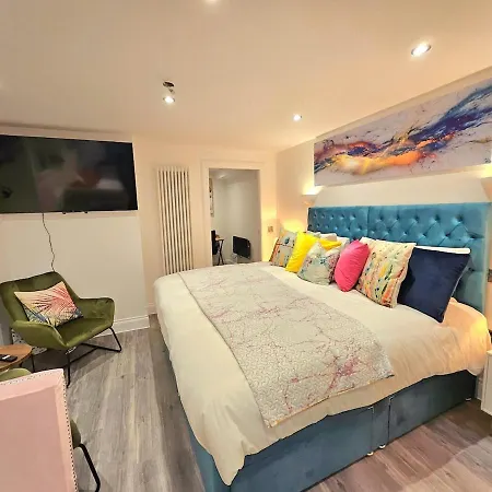 Stylish & Design Apartment- 3 Beds * Edinburgh