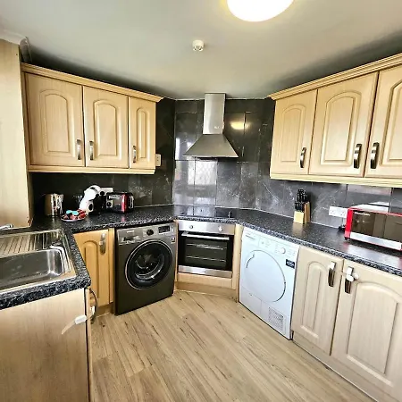 شقة Stylish & Spacious 4 Bedroom House إدنبرة