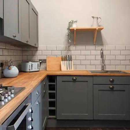 아파트 Beautiful Georgian New Town 2 Bed *