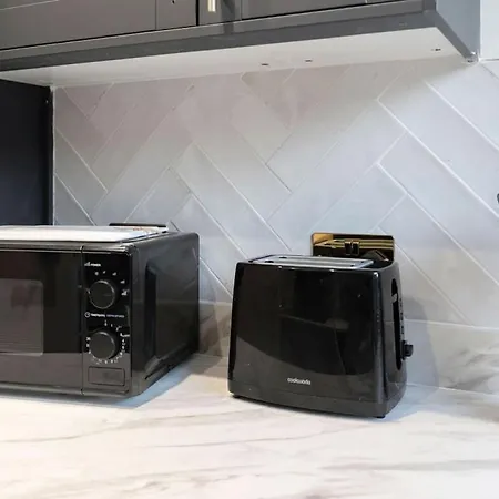 Apartment Newly Refurbished - Parking - - 3 Guests *