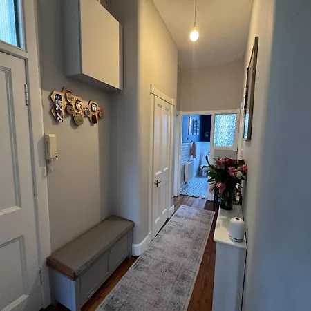 Gorgeous 2bdr With Unique Character In Appartement