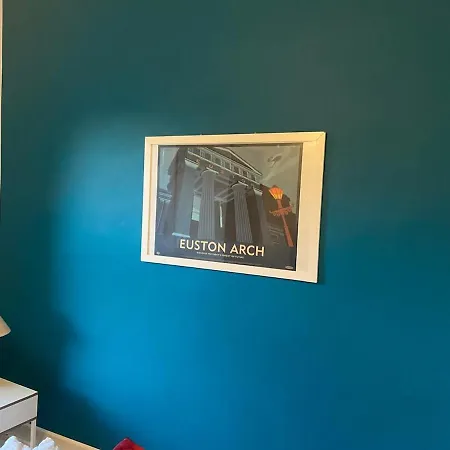 Classical 19th Century Stair - 3 Bedroom * Edinburgh