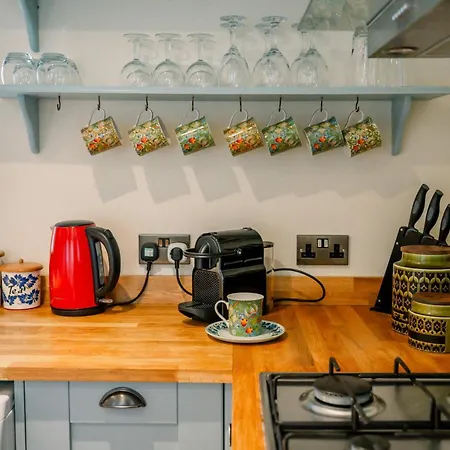 1 Bedroom In Historic Georgian Townhouse *