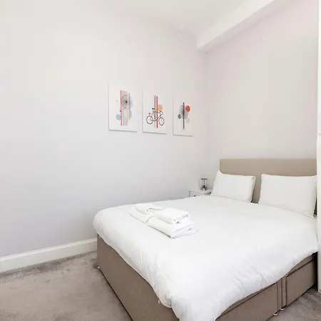 Refined 2-bed Flat With Classic Charm *