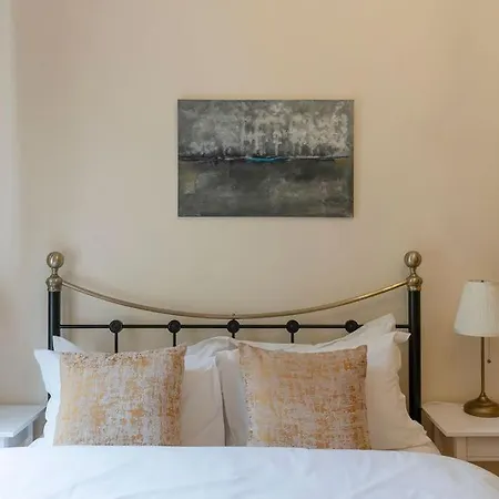 Gardners Crescent Апартаменты *