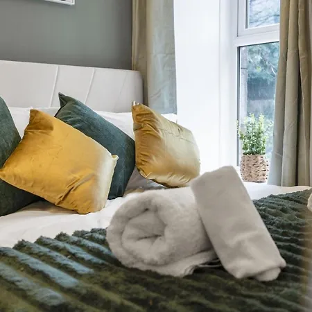 Newly Refurbished | | 3 Guests