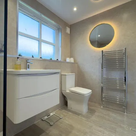 Fettes - Homely 2bd In Quiet Development Lejlighed Edinburgh