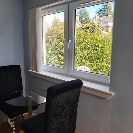 Homestay The Retreat Edinburgh, 2-minute Walk To Bus Stop Edinburgh
