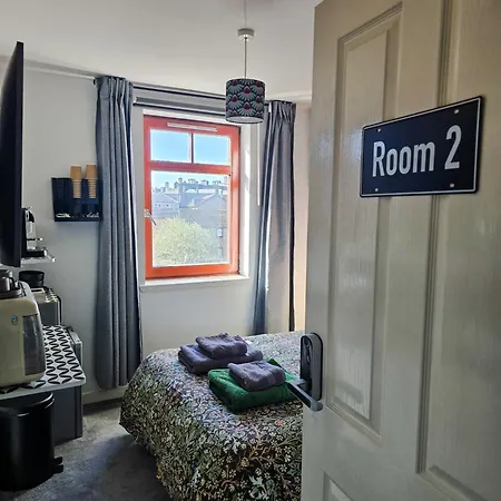 Double With Shared Bathroom Near The Shore And Tram * Édimbourg