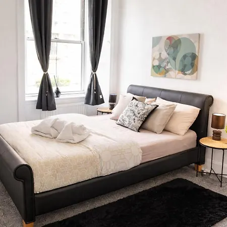 Brigth Victorian Flat