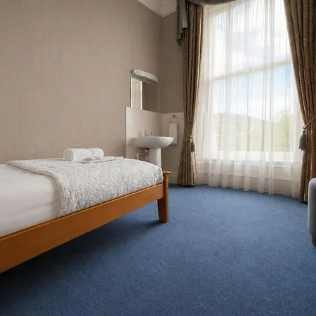Gladstone House Konukevi 4*