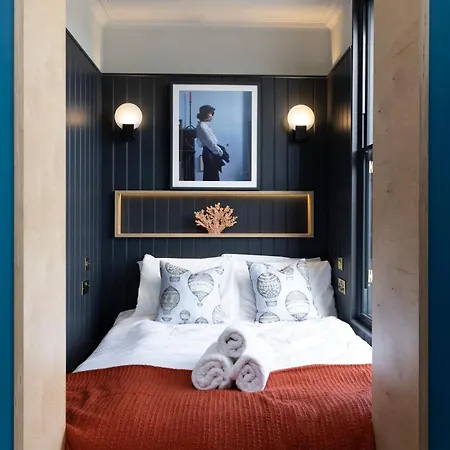 30 Castle Street Апарт-отель 3*