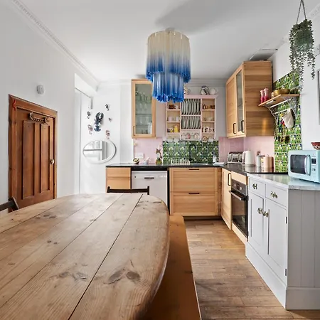 Portobello Charming Seaside 3-br Apartament *