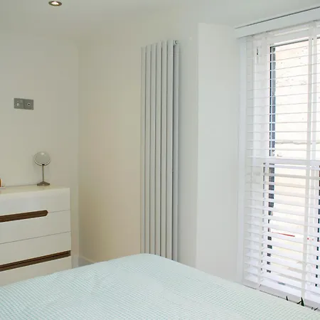 Dom wakacyjny Bright 1 Bedroom Centre With Historic Twist *
