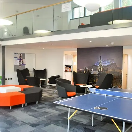 Joivy Affordable 2, 4, 5 And 6 Bed Private Flats, In Historic Old Town (adults Only) Edinburgh