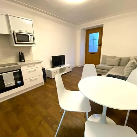 Every Comfort, New Luxury Renovation, Perfect Location, Live Like A Local