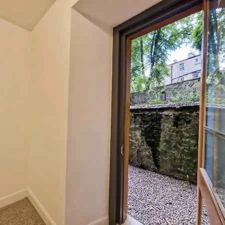 Every Comfort, New Luxury Renovation, Perfect Location, Live Like A Local