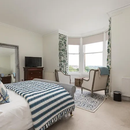 West End Townhouse Bed & Breakfast