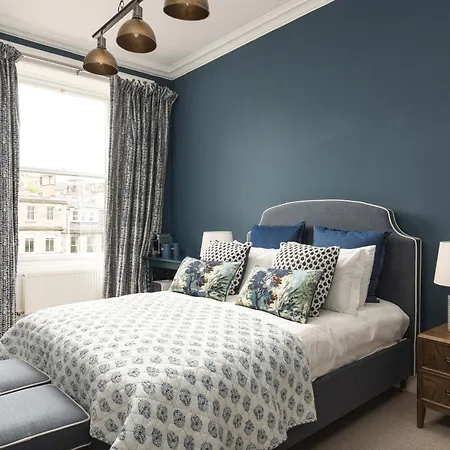 Bed & Breakfast West End Townhouse 3*